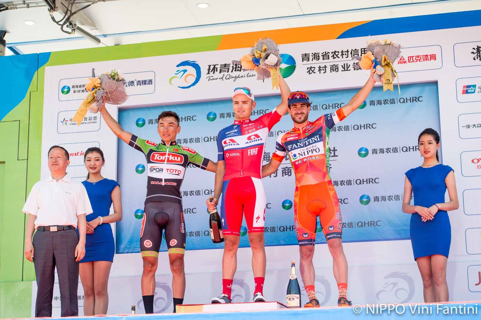Il podio della seconda tappa del Tour of Qinghai Lake