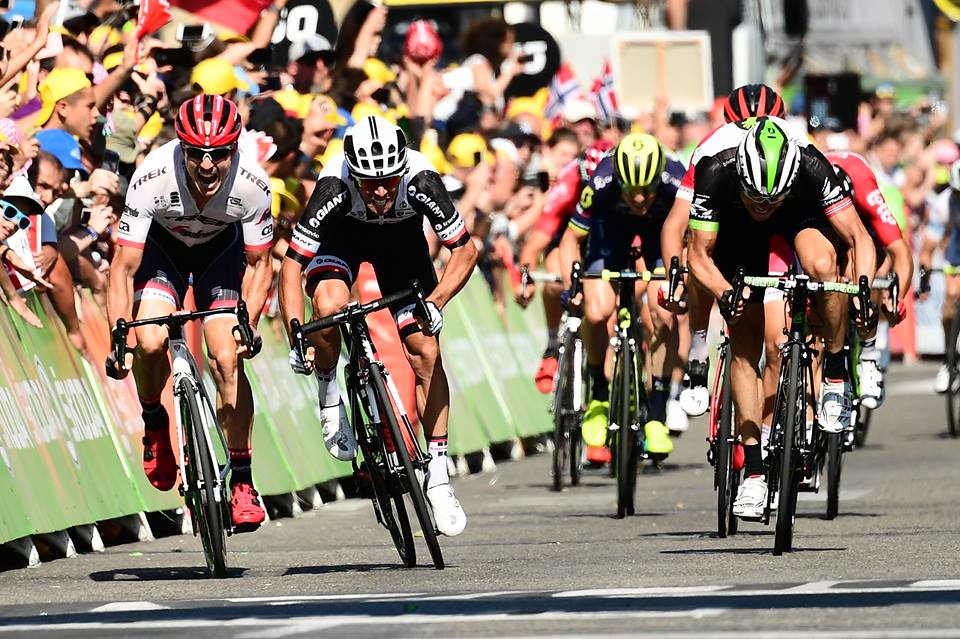 Michael Matthews vince la sedicesima tappa del Tour de France 2017