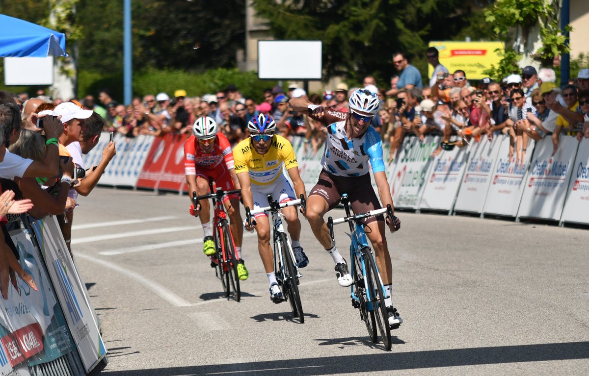 Alexandre Geniez vince l'ultima tappa del Tour de l'Ain davanti a Thibaut Pinot che vince il giro