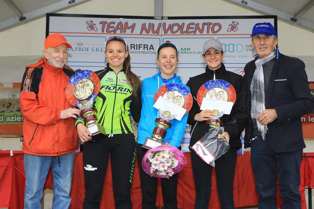 Il podio della gara Donne Allieve di Nuvolento (foto Fabiano Ghilardi)
