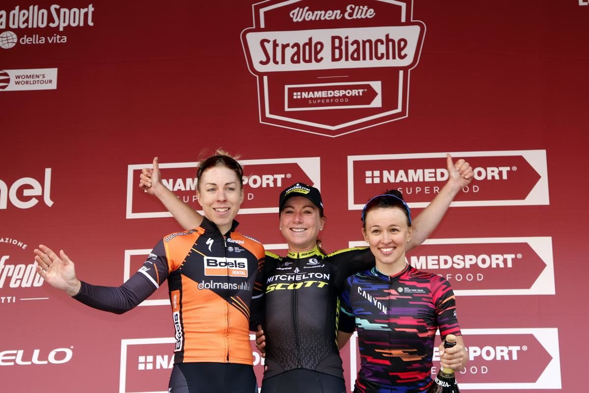Il podio della Strade Bianche Women Elite 2019 (foto Photobicicailotto)