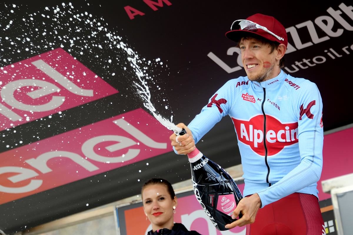 Ilnur Zakarin vincitore della tredicesima tappa del Giro d'Italia (foto LaPresse)