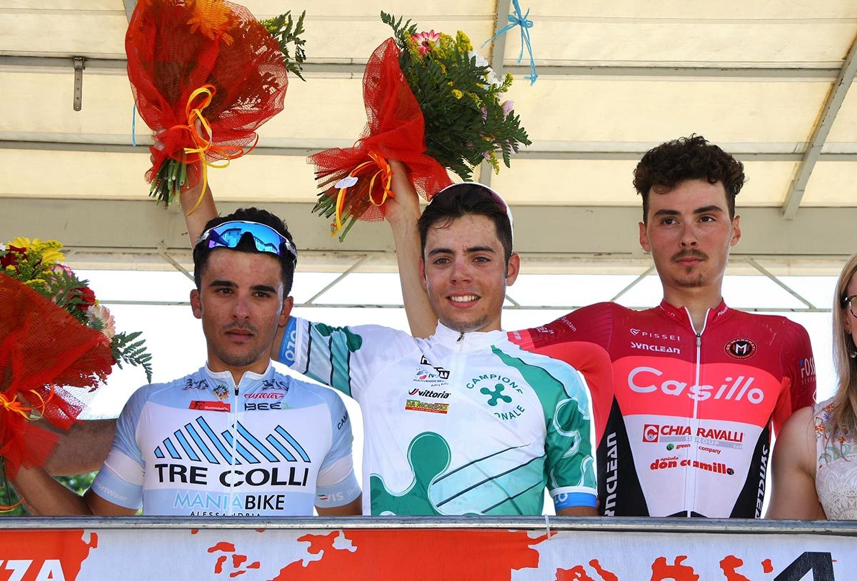 Il podio di Barzago con Luca Colnaghi campione lombardo Under 23 (foto Berry)
