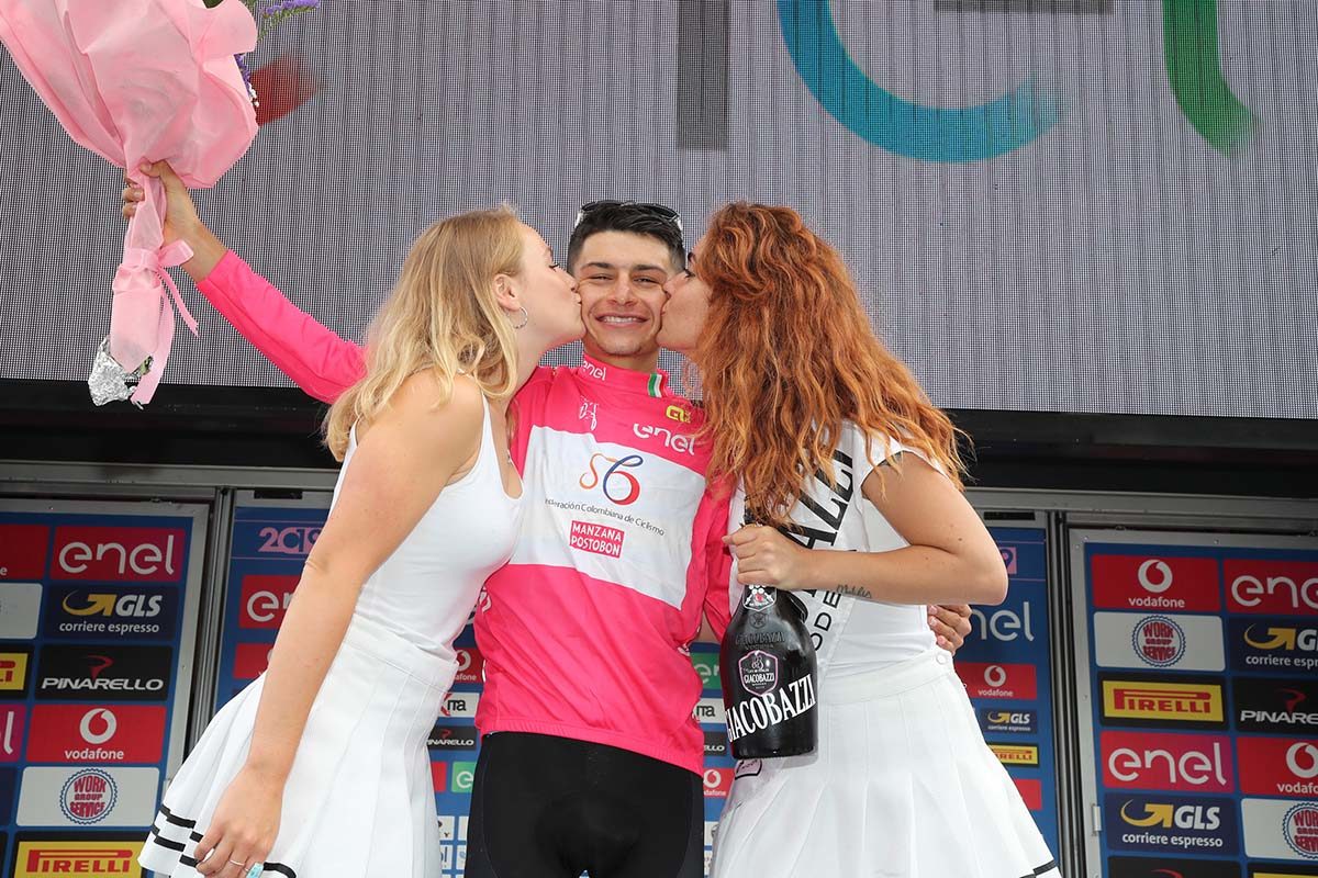 La maglia rosa Andres Camilo Ardila (foto Isolapress)