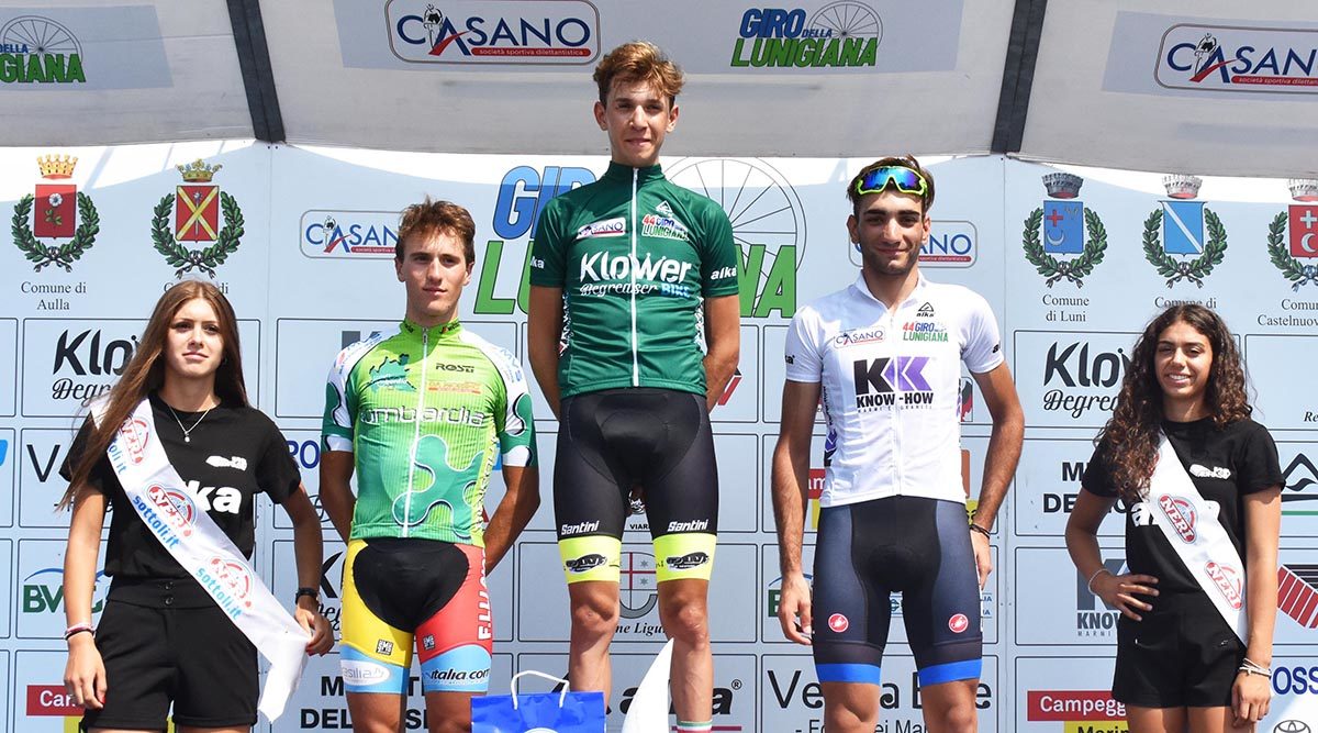 Il podio finale del Giro della Lunigiana 2019 vinto da Andrea Piccolo (foto Rodella)