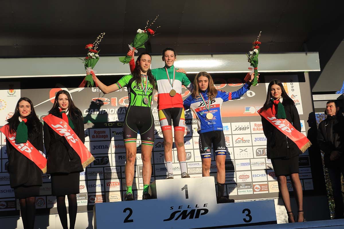 Il podio del Campionato Italiano di Ciclocross Donne Allieve 1° anno vinto da Valentina Corvi (foto Fabiano Ghilardi)