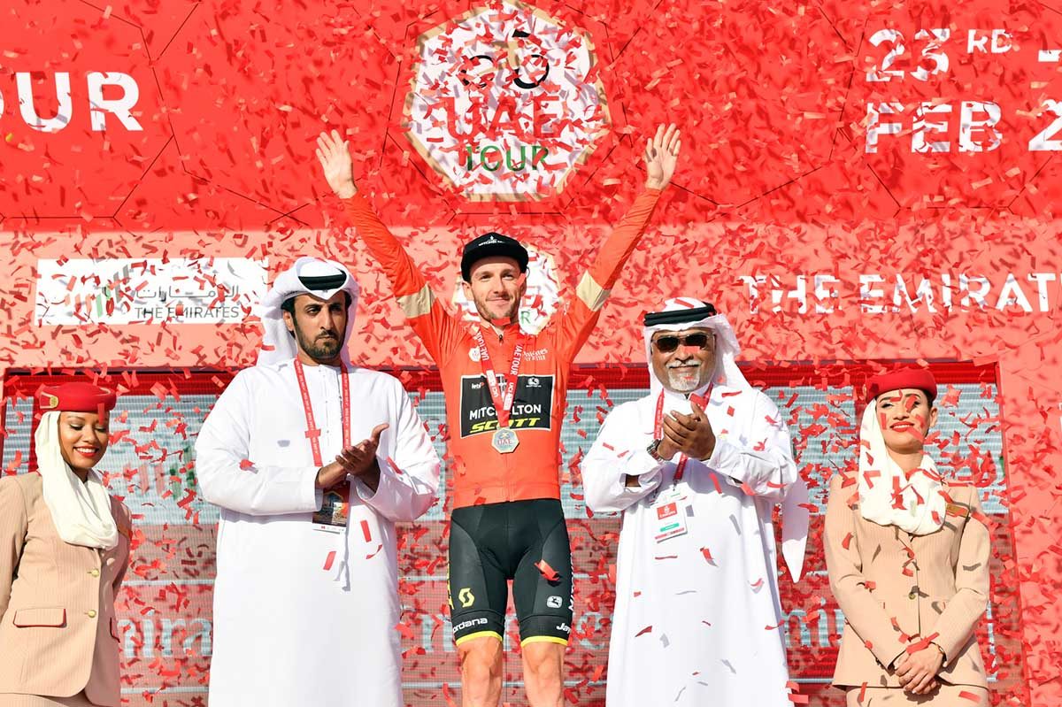 Adam Yates nuovo leader dopo la terza tappa dell'UAE Tour 2020 (foto LaPresse)