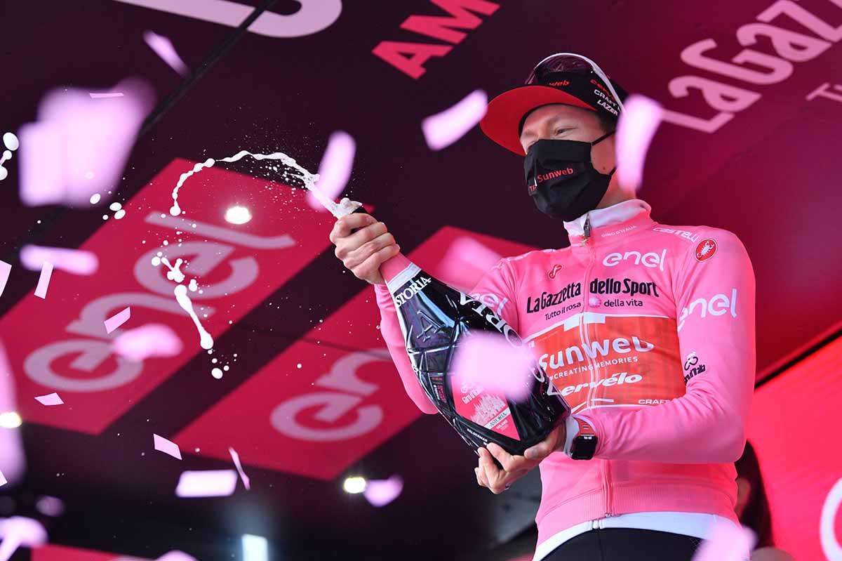 Wilco Kelderman è la nuova maglia rosa dopo la tappa 18 del Giro d'Italia 2020 (Foto LaPresse)