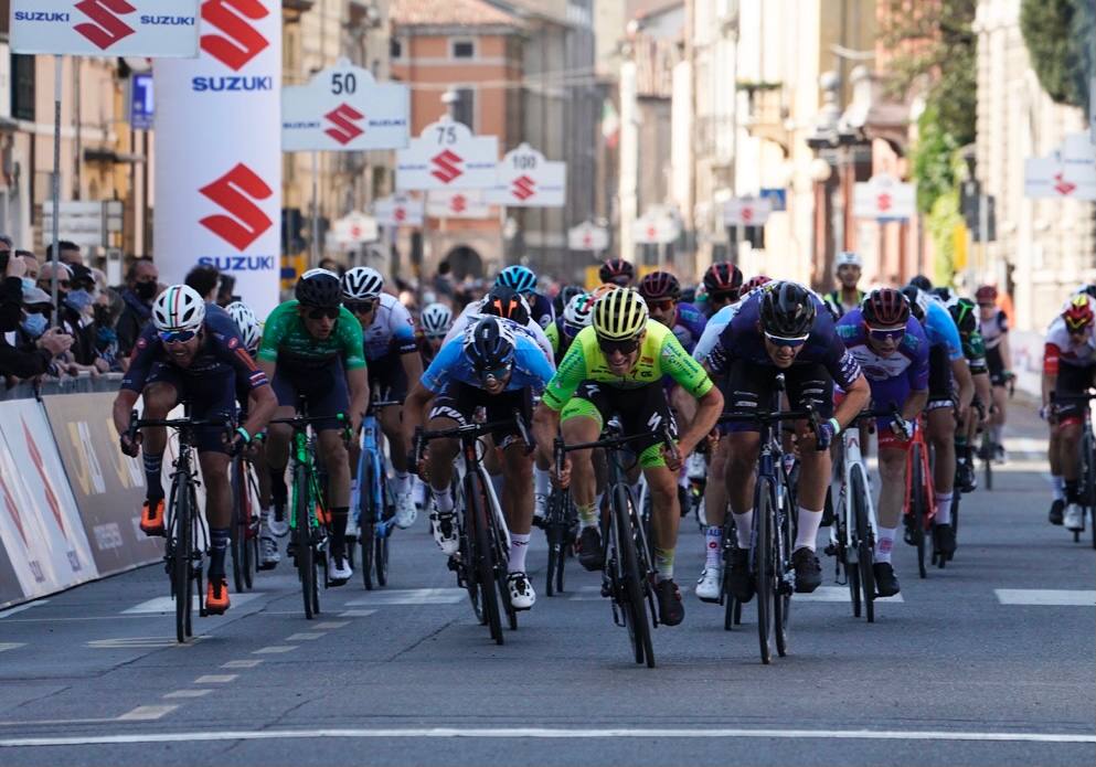 Cristian Rocchetta vince l'ultima tappa del Giro di Romagna per Dante Alighieri (foto Isolapress)