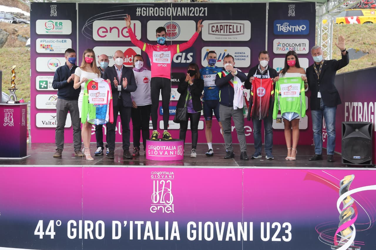 Le maglie dopo la settima tappa del Giro d'Italia Under 23 2021 (foto Isolapress)