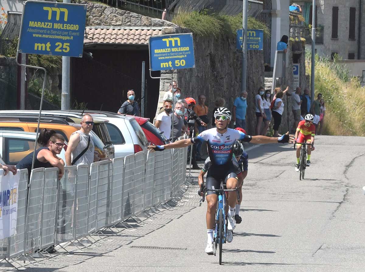 Filippo Baroncini vince la Pessano-Roncola 2021 (foto Sandro Niboli)