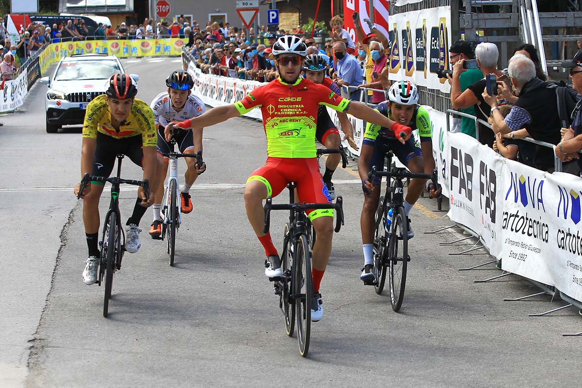 Francesco Romano vince l'ultima tappa del Giro del Veneto 2021 (foto Photors)