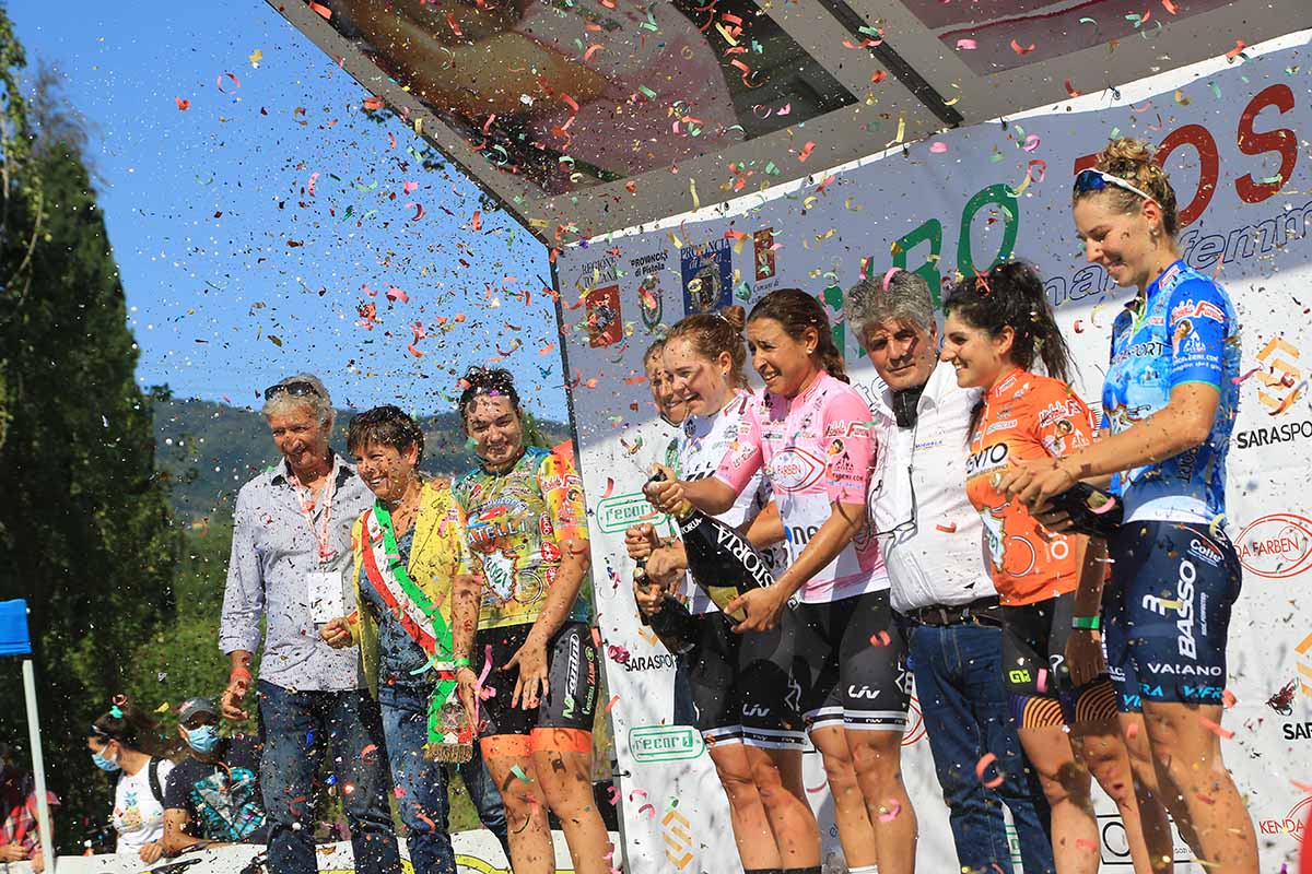 Le maglie dopo la prima tappa del Giro della Toscana femminile 2021 (foto Fabiano Ghilardi)