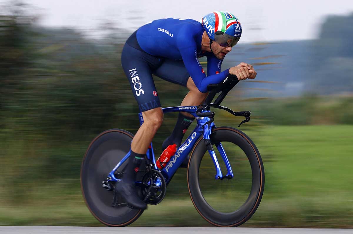Filippo Ganna vince il Mondiale a cronometro 2021 a Bruges (foto Bettini Photo)