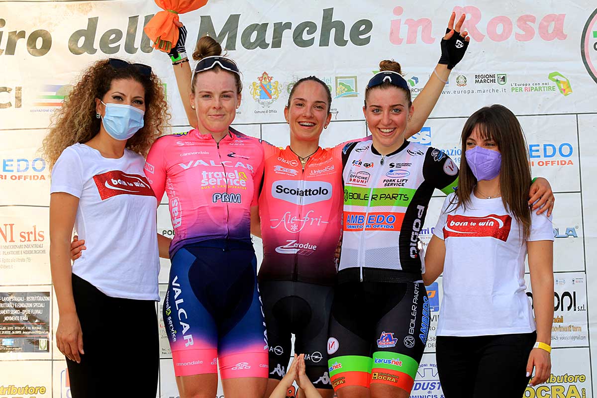 Il podio del Giro delle Marche in Rosa 2021 (foto Flaviano Ossola)