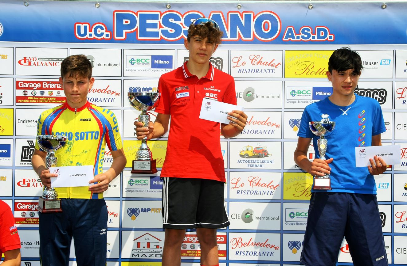 Il podio della gara Esordienti 1° anno a Pessano con Bornago (foto Berry)