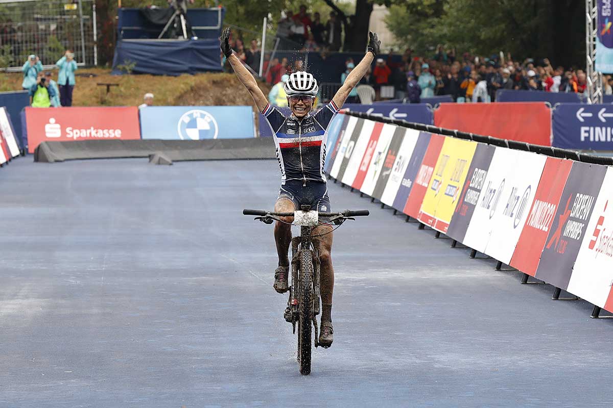 Loana Lecomte vince il Campionato Europeo MTB Monaco 2022 (foto UEC/Sprint Cycling Agency)