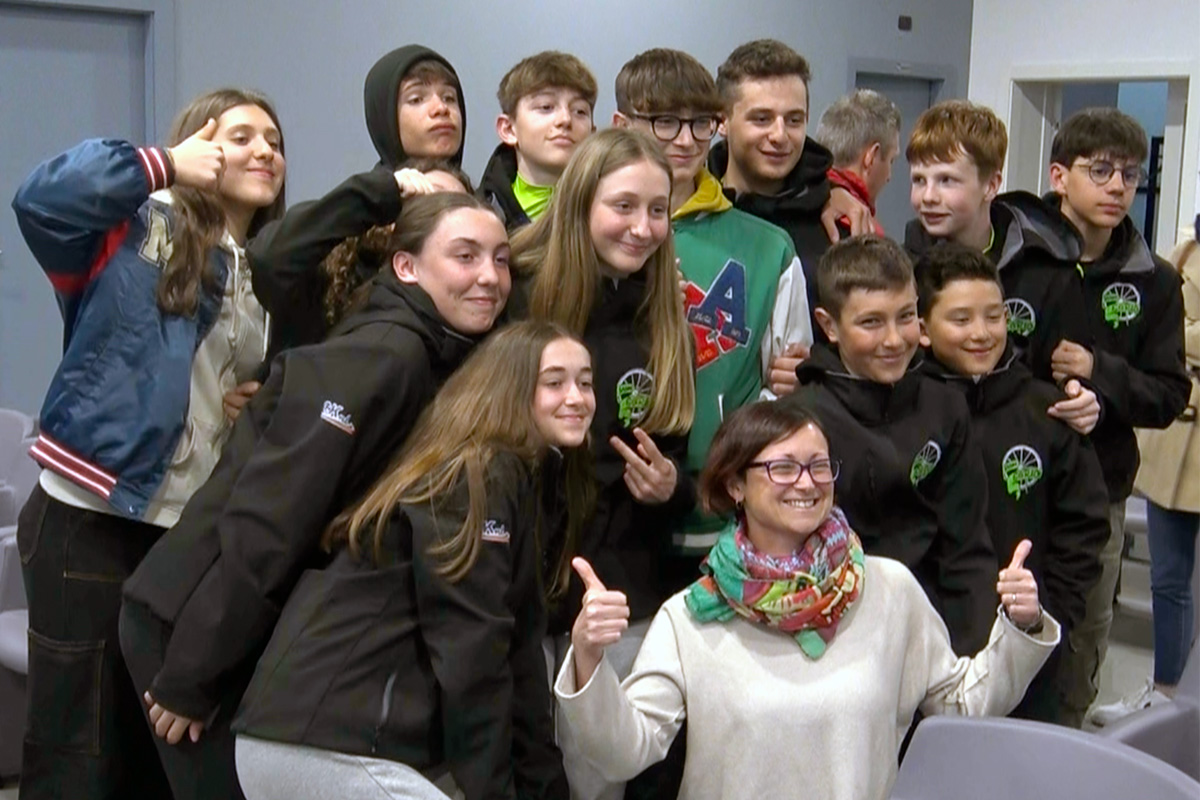 Chiara Boselli con alcuni atleti del Team S.E.R.I.O.