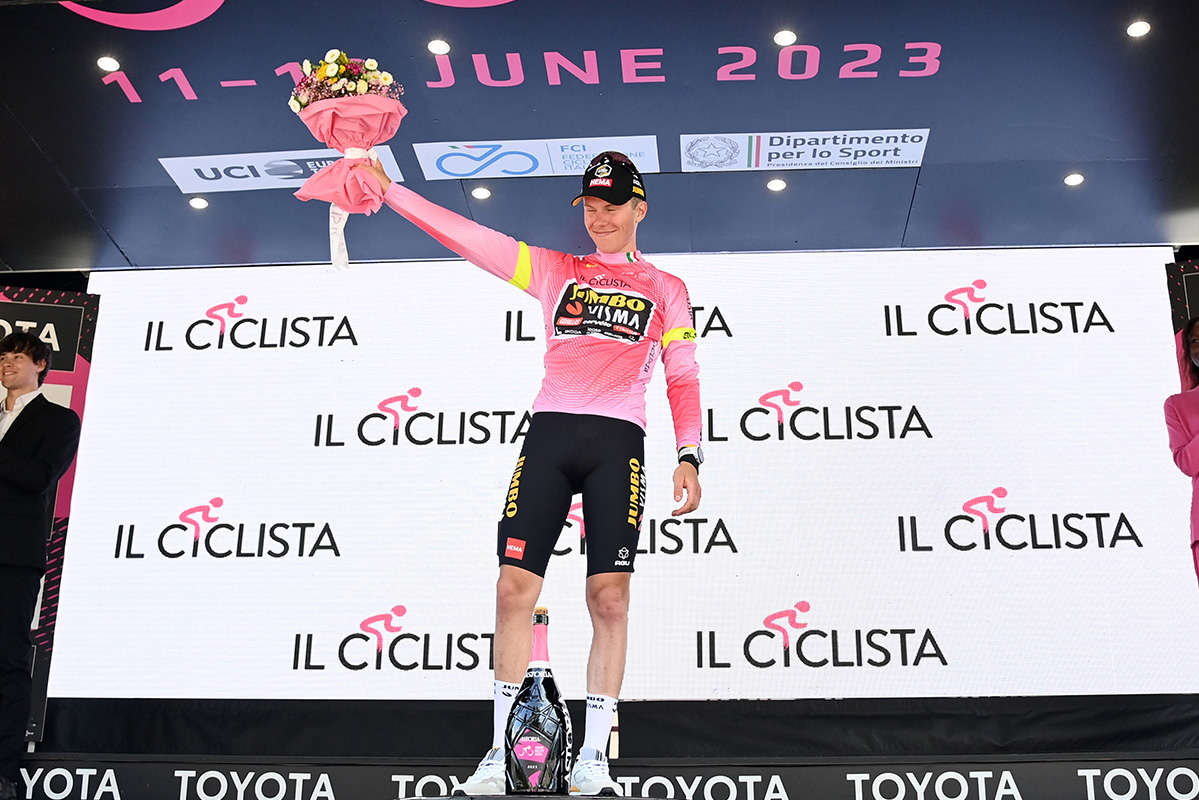 Johannes Staune-Mittet sul podio del Giro Next Gen