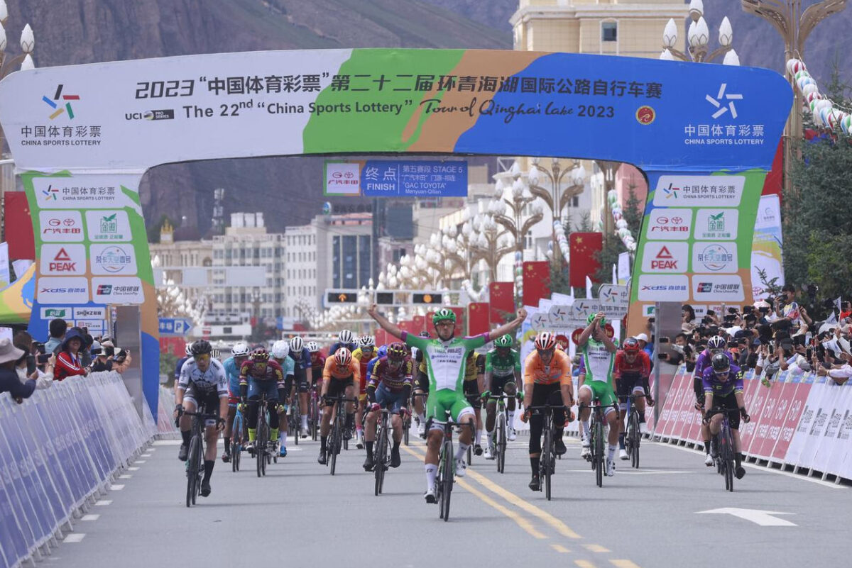 Enrico Zanoncello vince la quinta tappa del Tour of Qinghai Lake - Credits Green Project Bardiani - CSF - Faizanè & Sprint Cycling