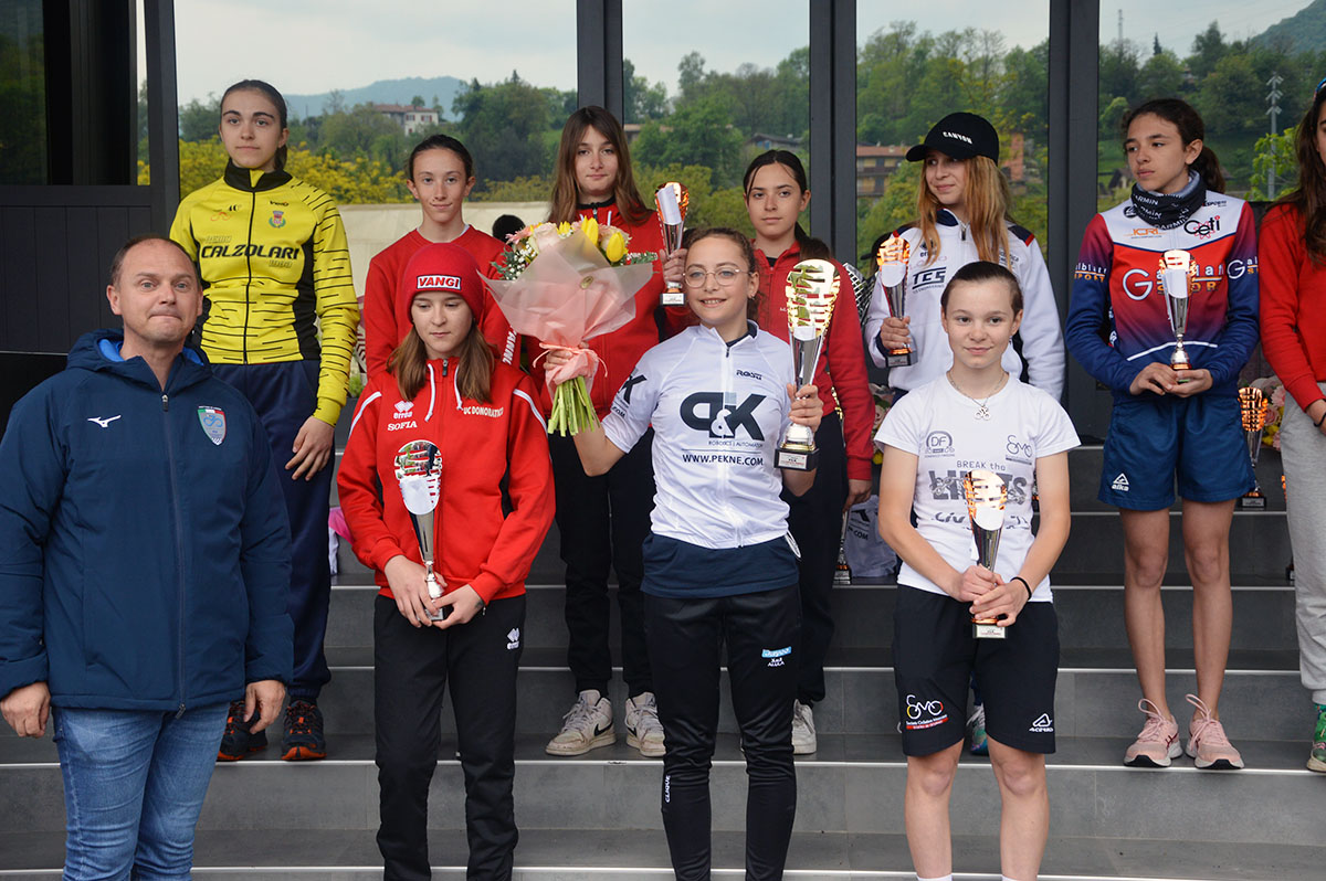 Il podio delle Donne Esordienti 1° anno del 1° Trofeo P&K New Electric