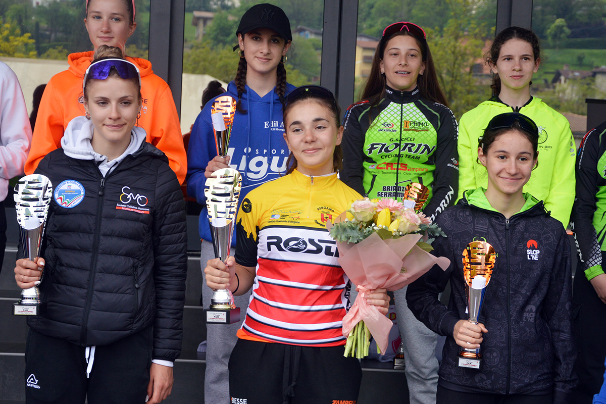 Il podio delle Donne Esordienti 2° anno del 1° Trofeo P&K New Electric