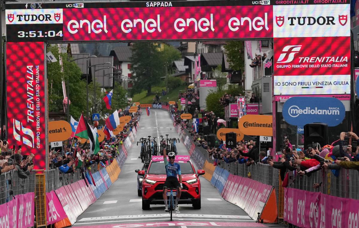 Andrea Vendrame vince la 19esima tappa del Giro d'Italia - credit LaPresse