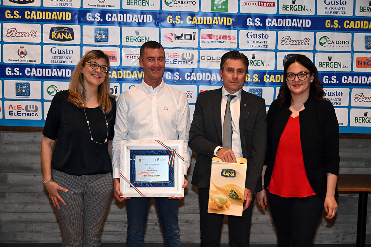 Edoardo Salvoldi con Silvio Martinello, vincitore del premio nel 2013 - credit Photobicicailotto