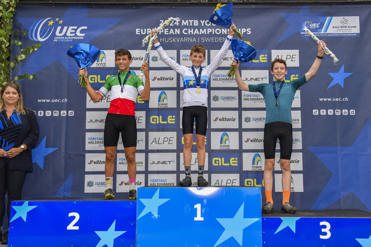 Davide Quattrone sul podio del MTB Youth European Championship 2024