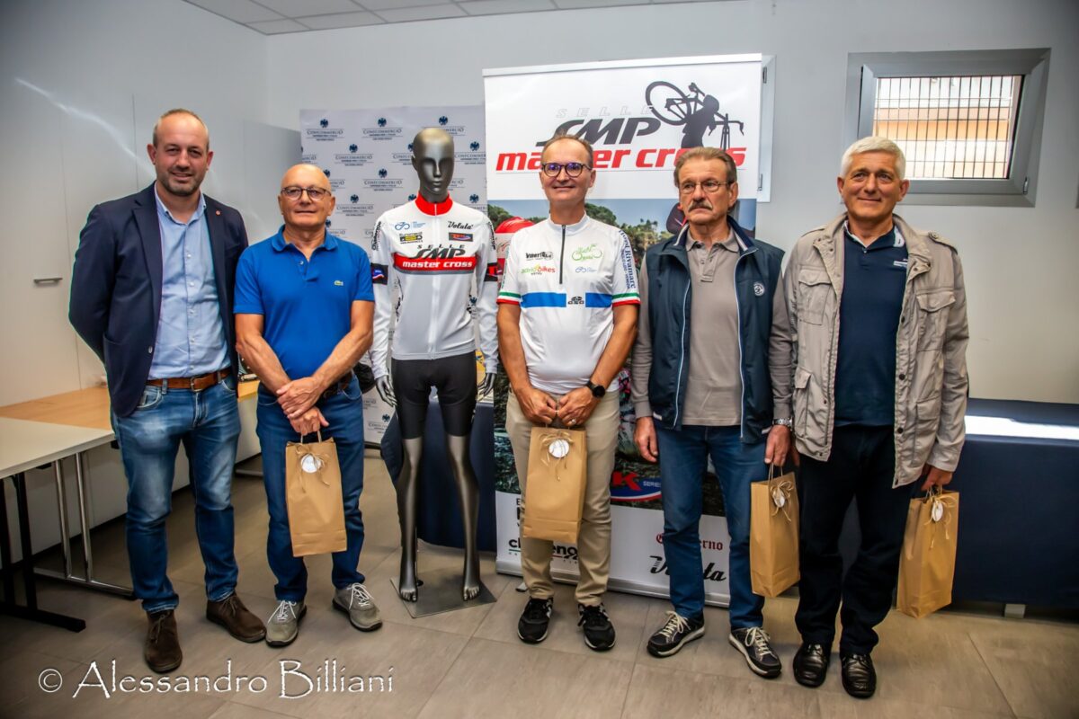 Gli organizzatori delle cinque tappe del Selle SMP Master Cross 2024 - credit Alessandro Billiani