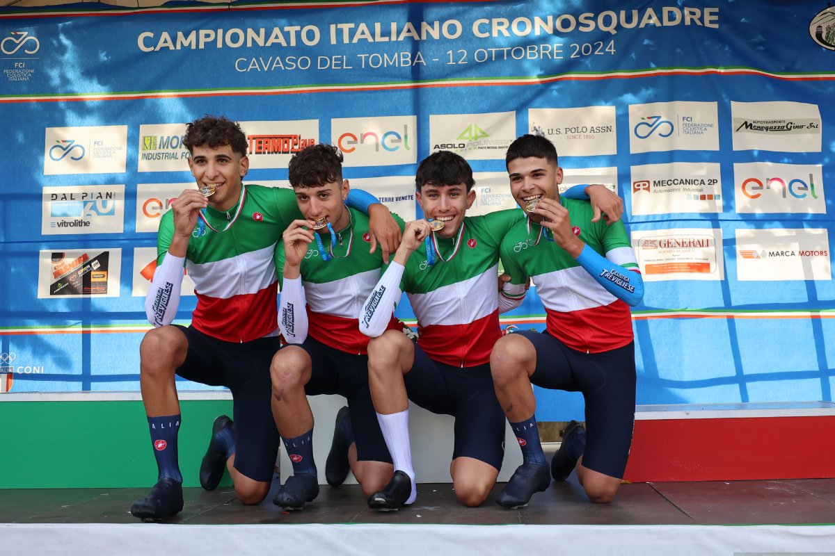 Il quartetto della Ciclistica Trevigliese campione italiano cronosquadre - credit Photors