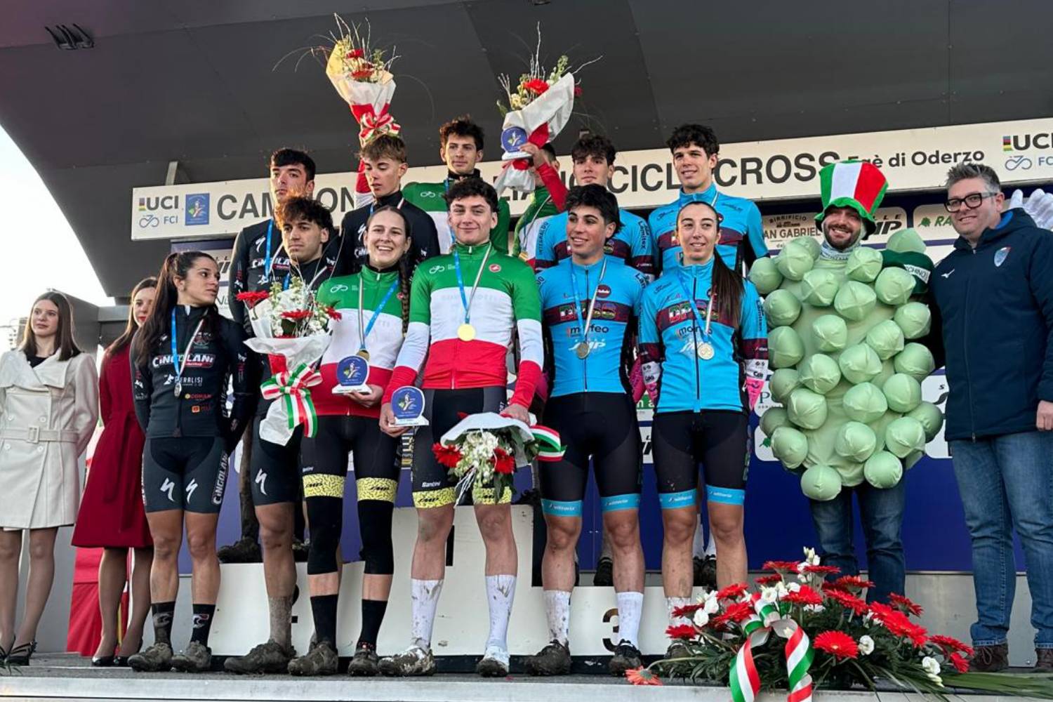 Podio dei Campionati Italiani Ciclocross Team Relay