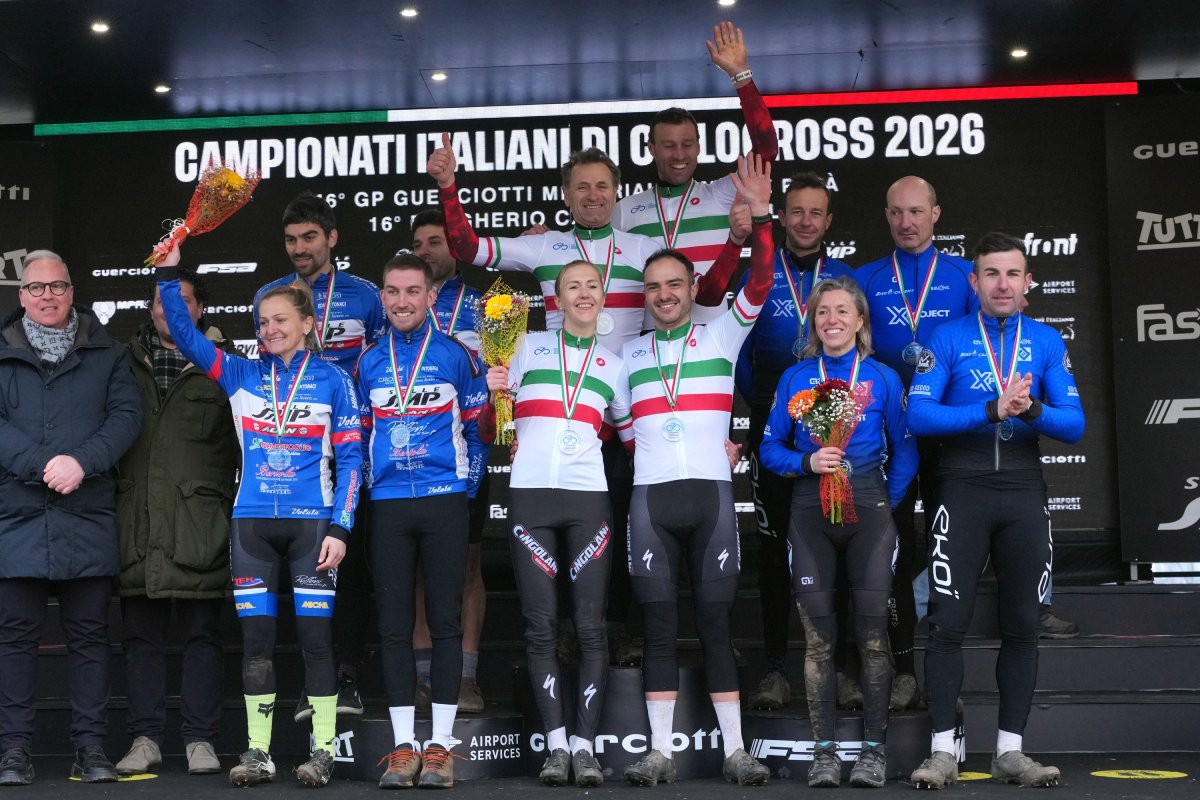 Il podio del Team Relay amatoriale - photo Giorgio De Negri